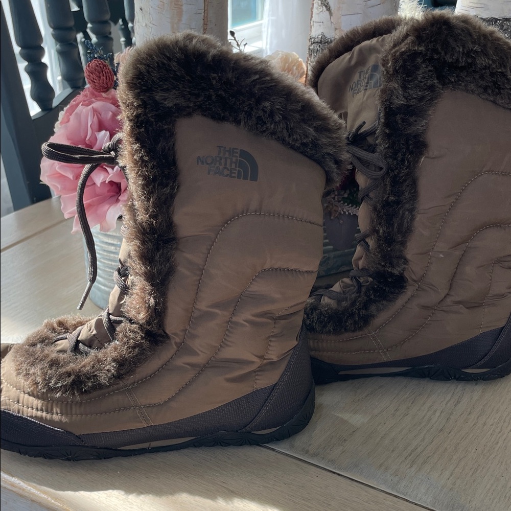 💙 The North Face Women's Goosedown Brown Winter Boots